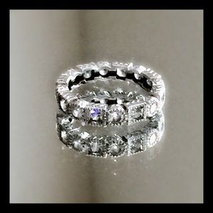 ⬇️ Sterling silver eternity ring
